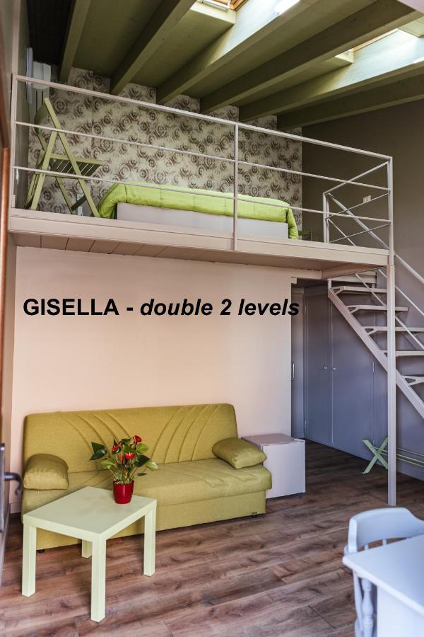 Antico Borgo B&B Con Spa - Adults Only Манерба-дель-Гарда Экстерьер фото